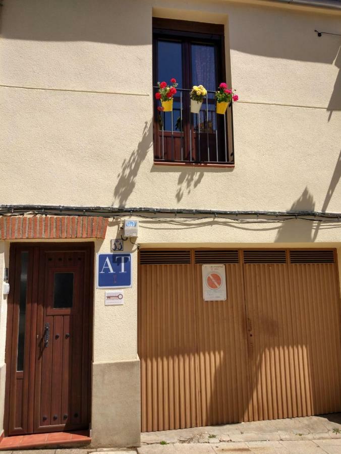 Apartamento Ciudad Monumental Cáceres Exterior photo